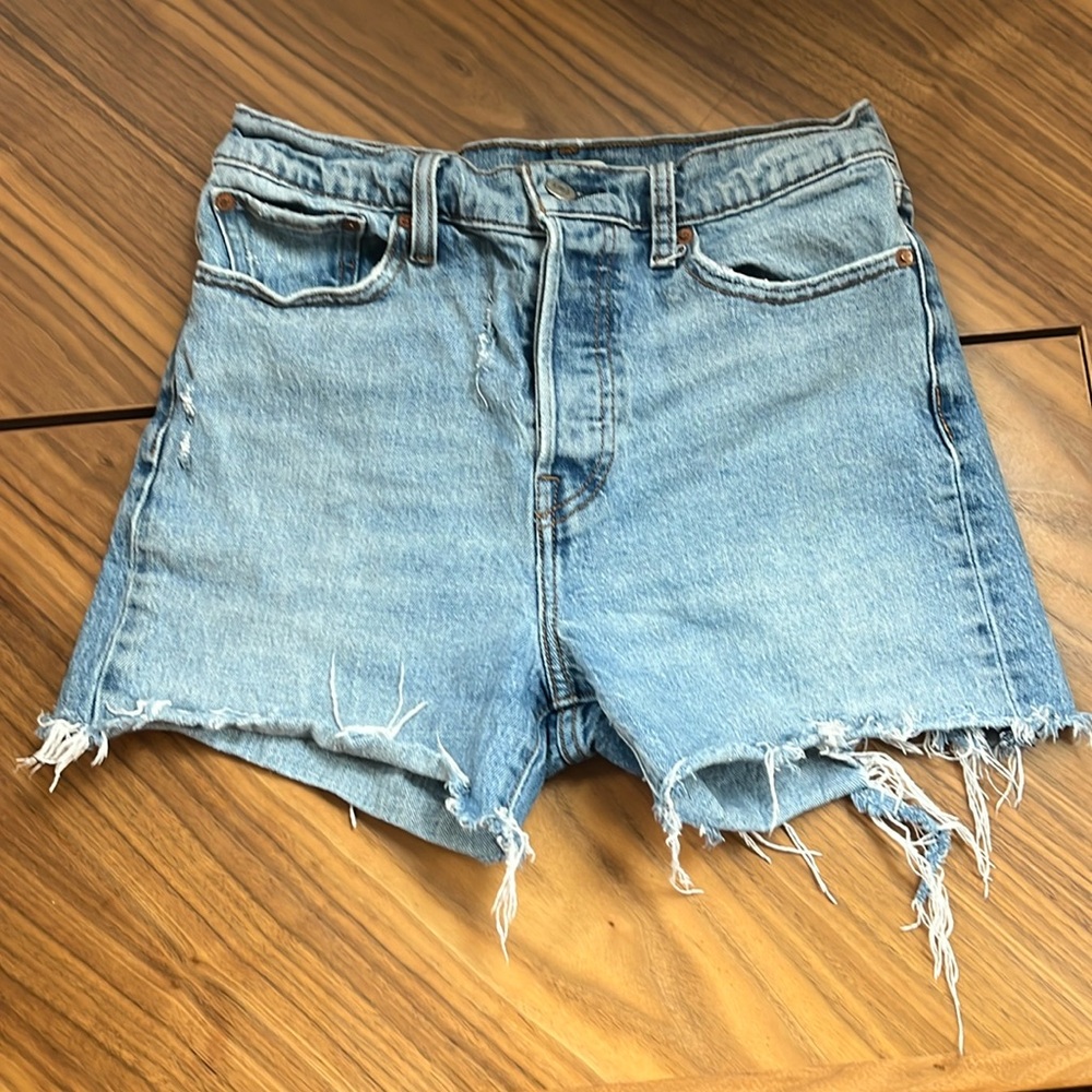 Levi’s Jean Shorts size 28